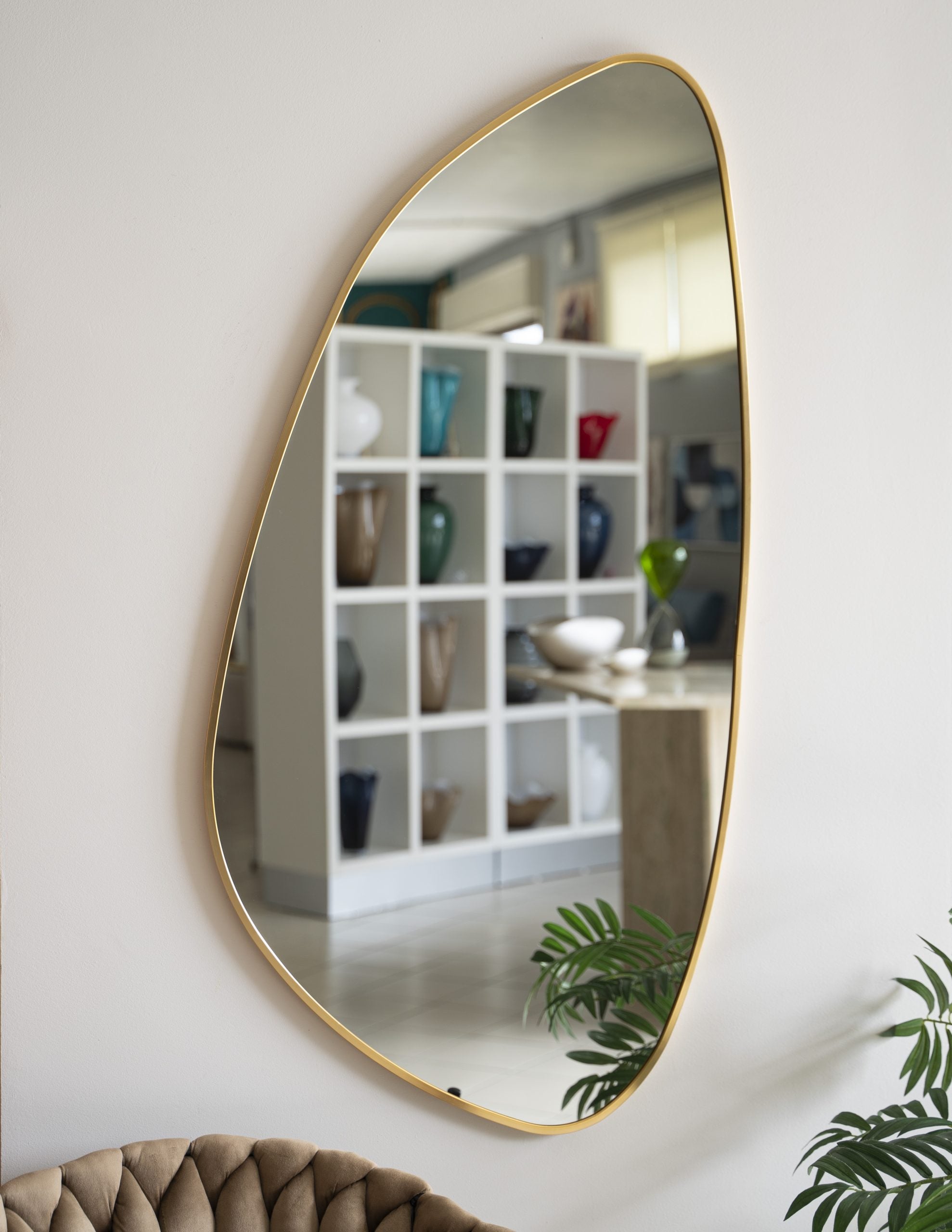 Specchiere moderne: riflessi di stile per ambienti eleganti e personalizzati